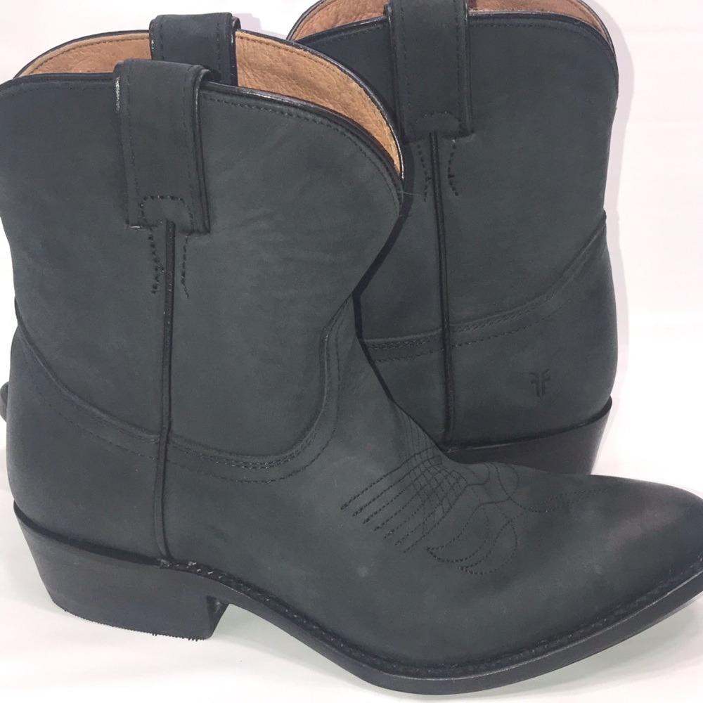 Women’s Frye Boots Size 7 “Billy” short boot